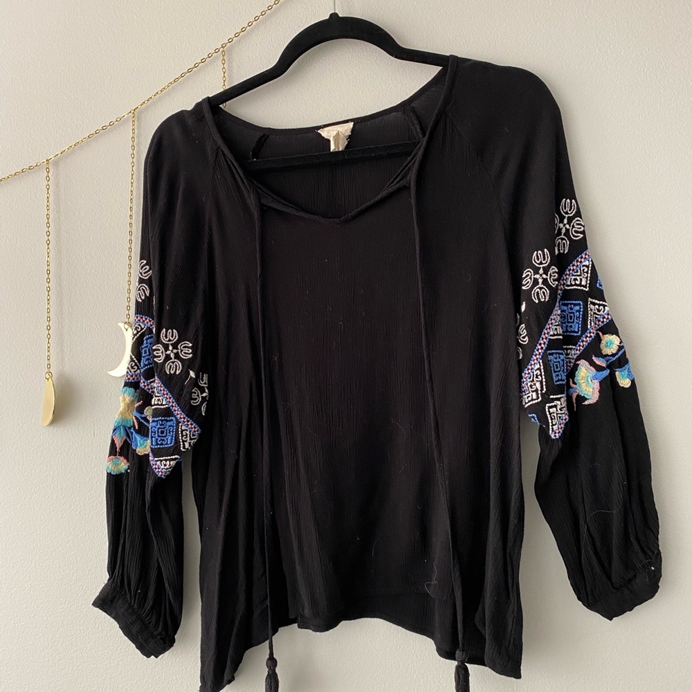 boho black flowy top